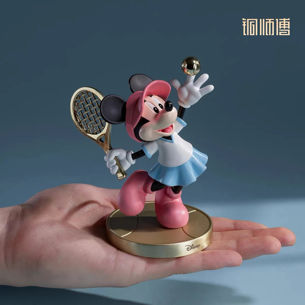 ディズニー ミニーマウス スタチュー スポーツシリーズ テニス Ver. 铜师傅 手のひらサイズイメージ