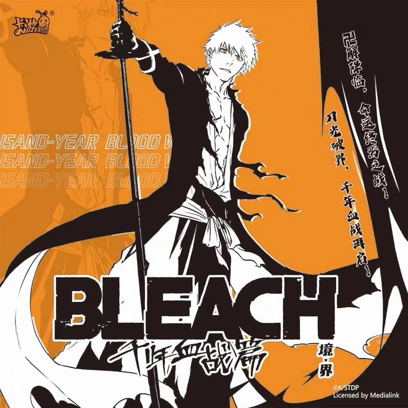 オレンジ色の背景に斬魄刀を構える黒崎一護が描かれた、KAYOU製「BLEACH 千年血戦篇」トレーディングカードのパッケージビジュアル。