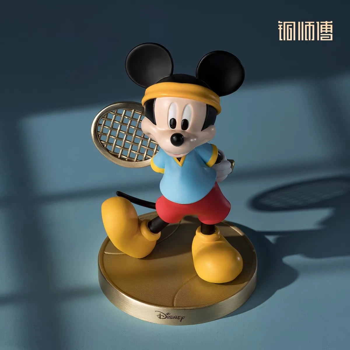 ディズニー ミッキーマウス スタチュー スポーツシリーズ テニス Ver. 上方からの正面