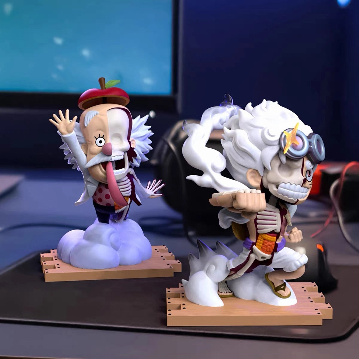 ONE PIECE Freeny's Hidden Dissectibles Egghead Arc Series Part 2 Dr.ベガパンクとモンキー・D・ルフィ ギア5の半身骨格フィギュア展示イメージ